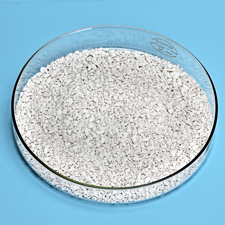 次氯酸鈣高效滅菌劑在自來(lái)水廠的應(yīng)用分析 以70%有效氯含量18kg包裝為例